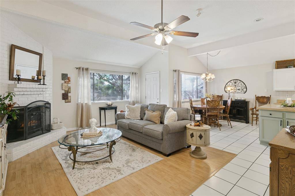 6300 Canyon Circle, Fort Worth, TX 76133