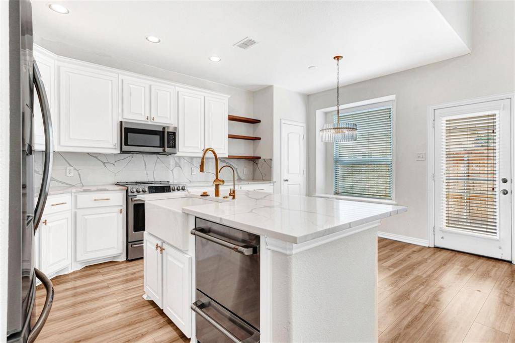 3724 Sicily Street, Irving, TX 75038