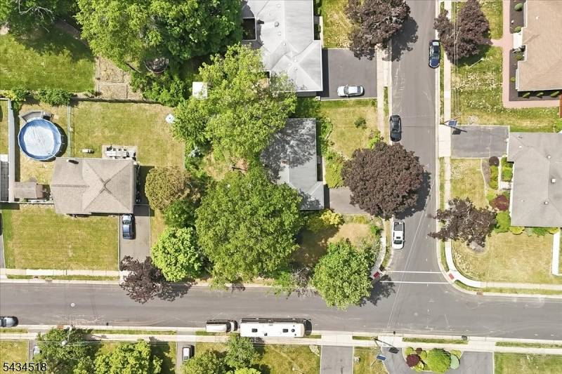160 Hayes Ave, Clark Twp., NJ 07066