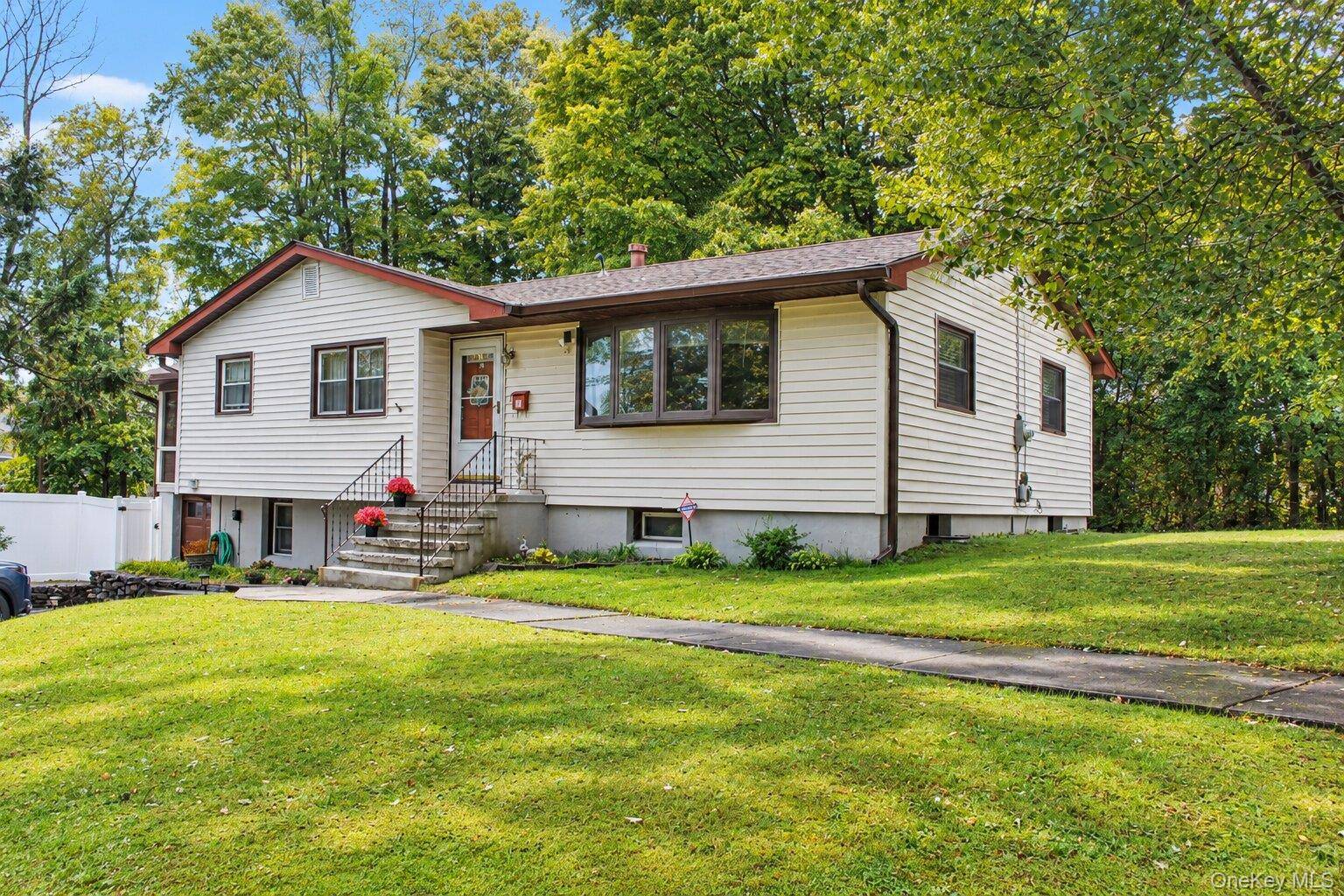 1 Timberly DR, Goshen, NY 10924