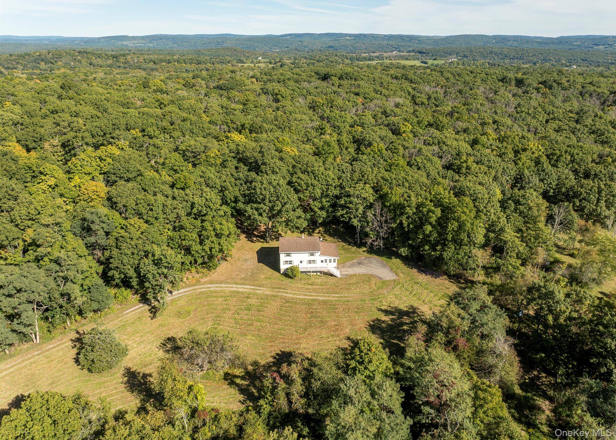 544 Willow Brook RD, Clinton Corners, NY 12514