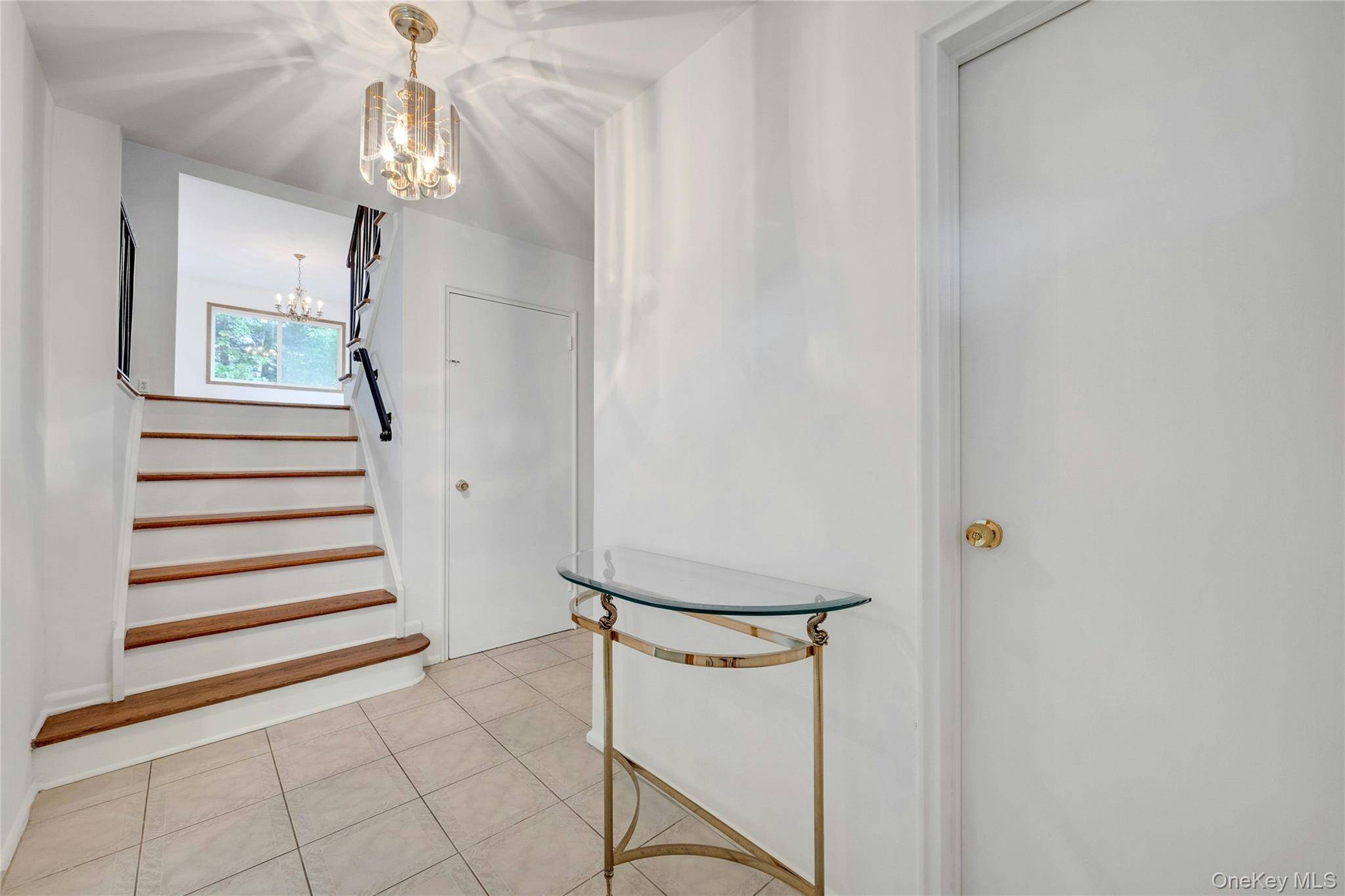 16 Salem PL, White Plains, NY 10605