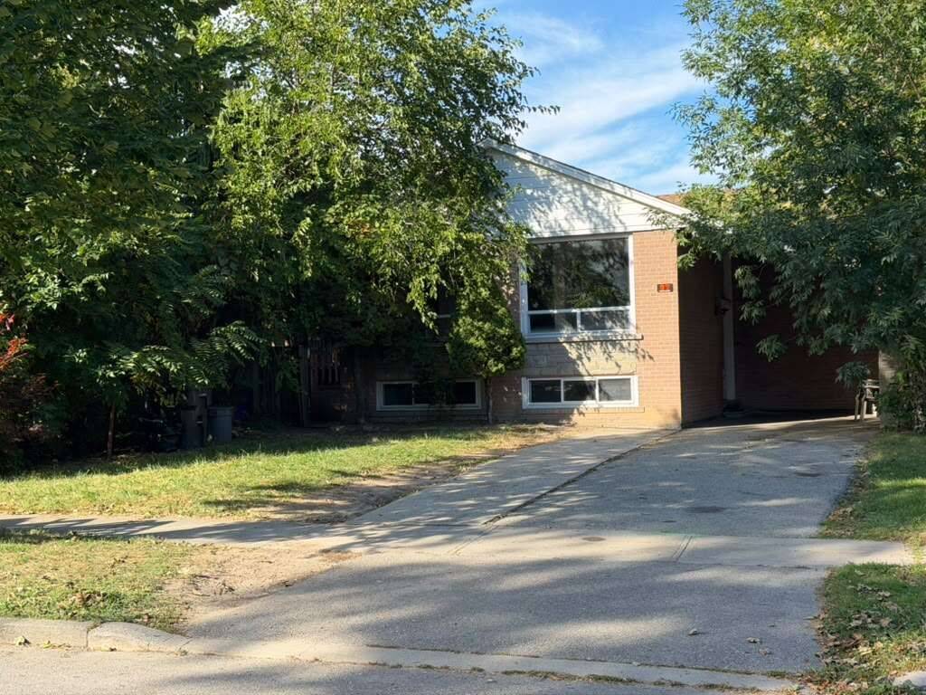 22 Foxcote CRES, Toronto W08, ON M9C 4B8