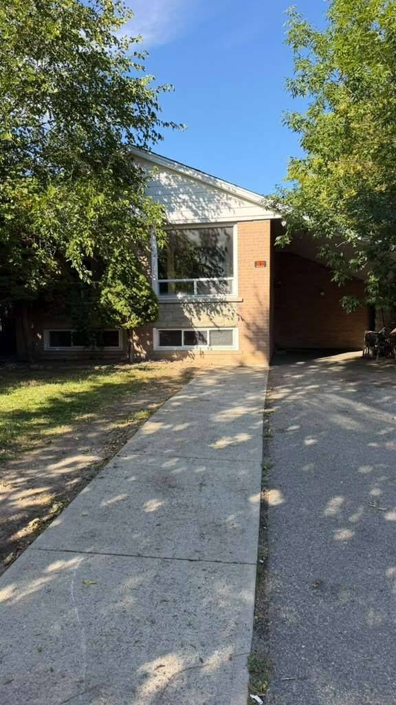 22 Foxcote CRES, Toronto W08, ON M9C 4B8