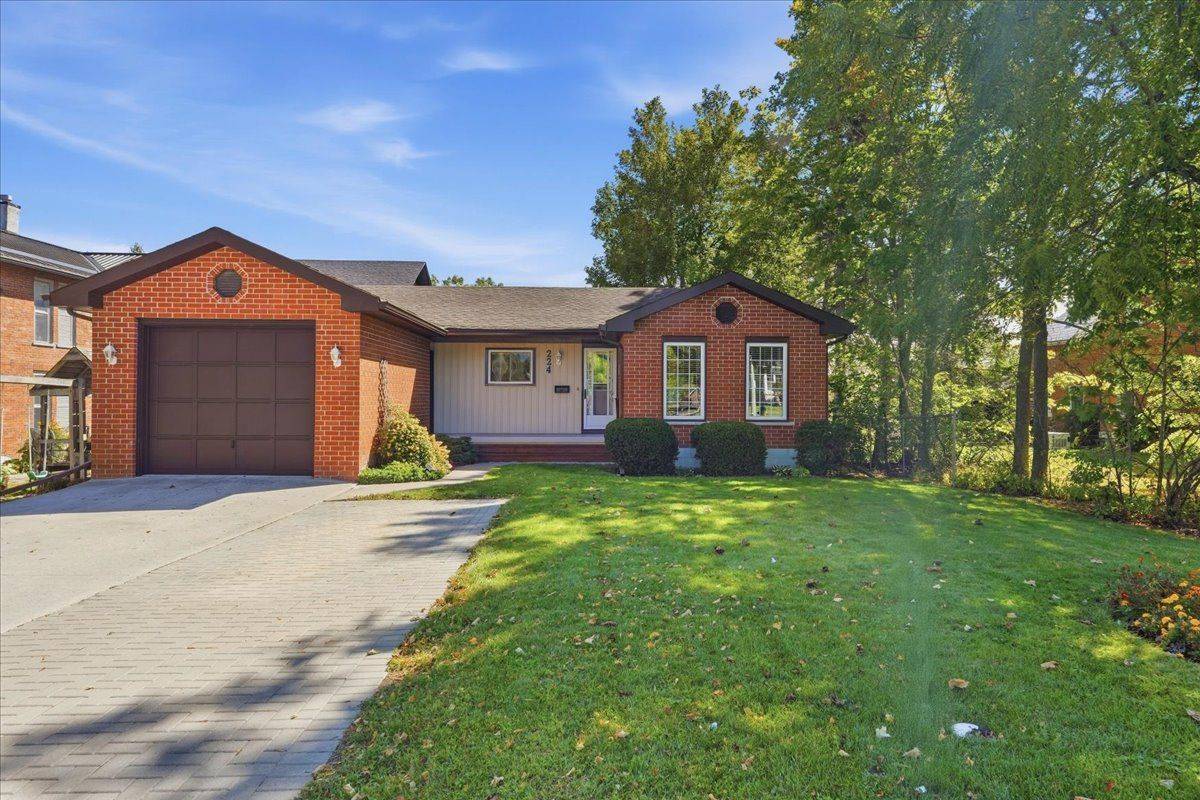 224 Dundas ST W, Greater Napanee, ON K7R 2A8