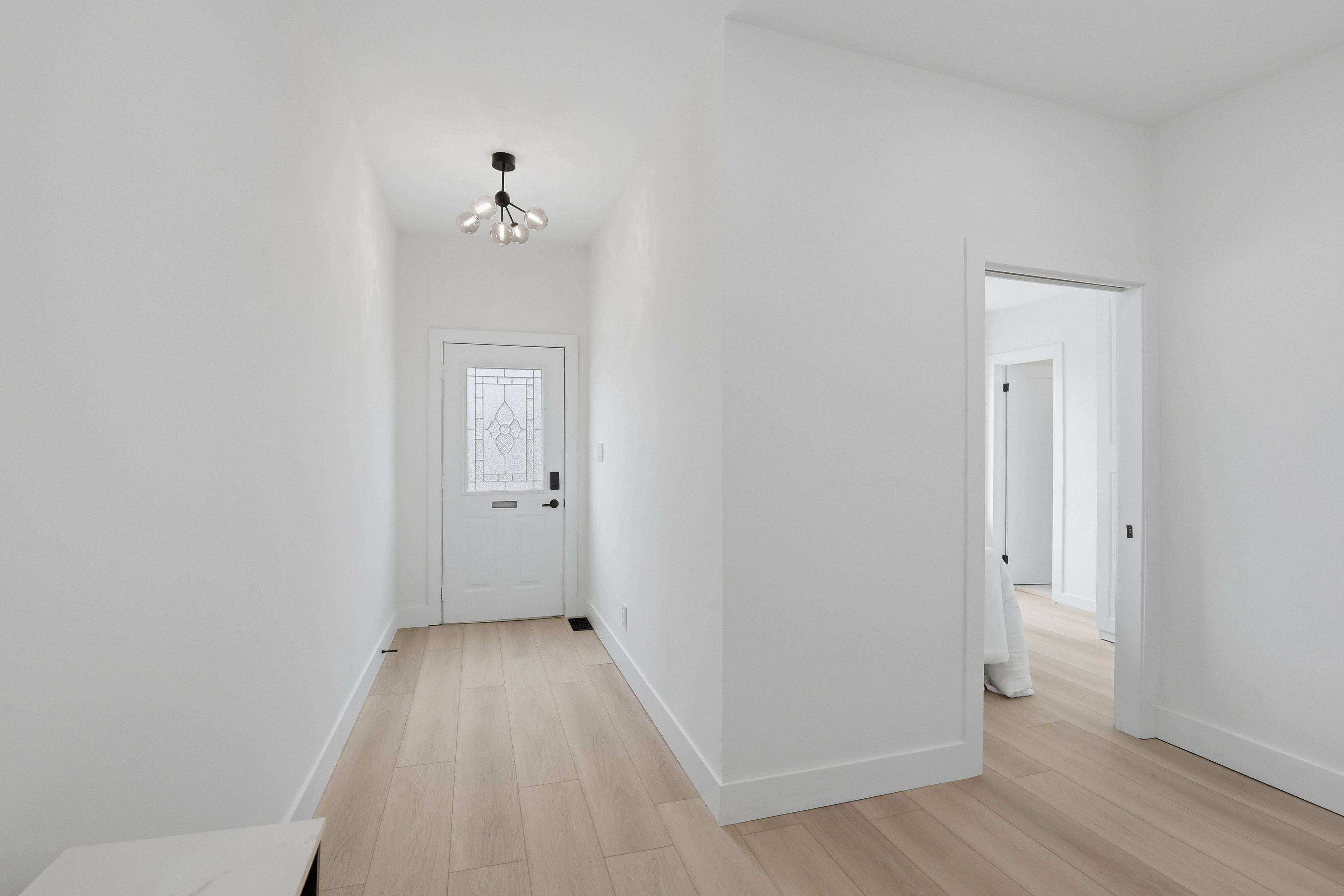 134 Sterling ST, London East, ON N5Y 1Y8