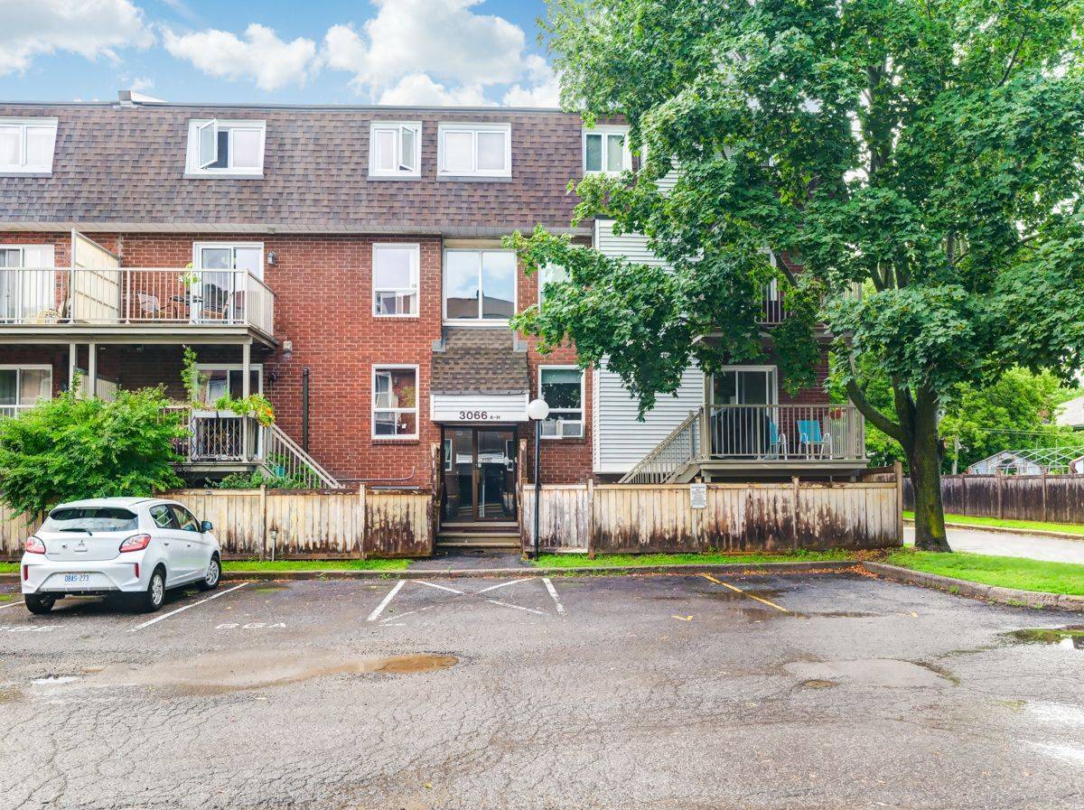 3066 Councillor's WAY #H, Blossom Park - Airport And Area, ON K1T 2S7