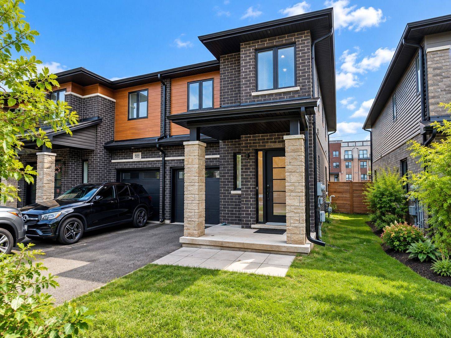4877 PETTIT AVE, Niagara Falls, ON L2E 5H4