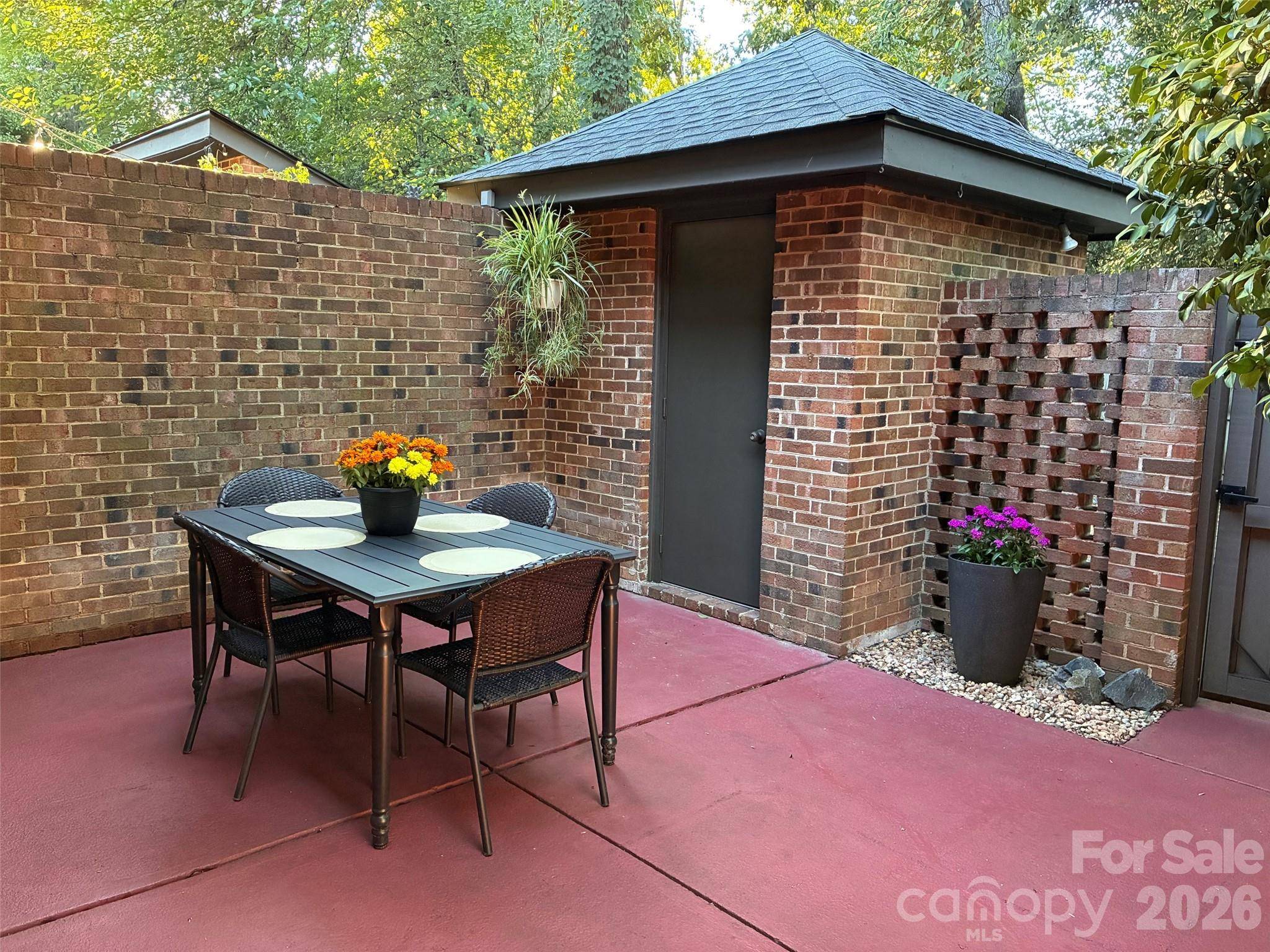 5803 Sharon RD #E, Charlotte, NC 28210