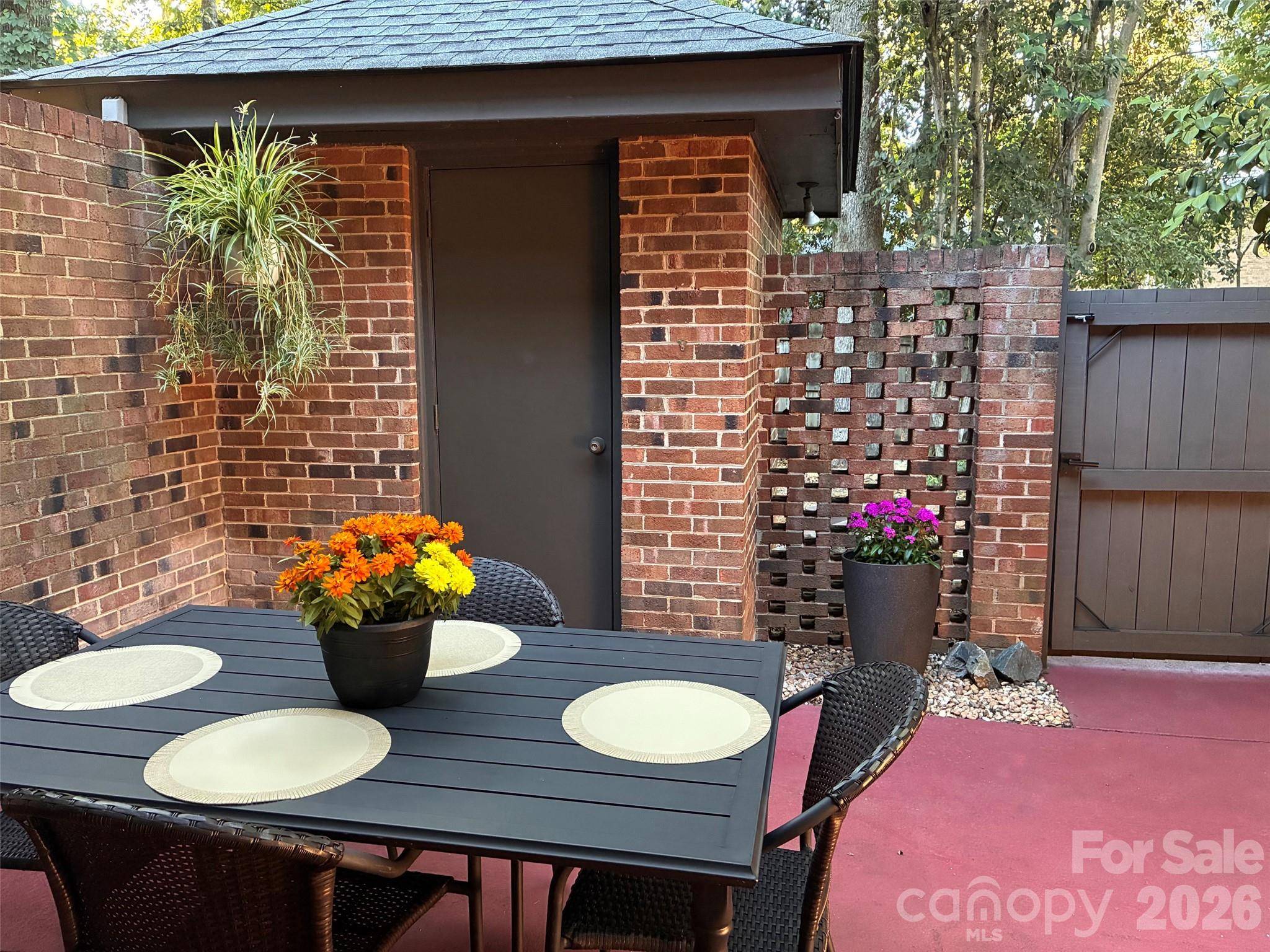 5803 Sharon RD #E, Charlotte, NC 28210