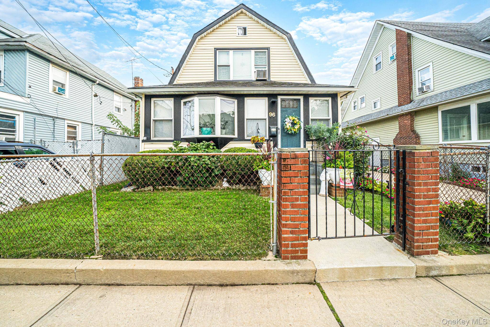 96 Van Cott AVE, Hempstead, NY 11550