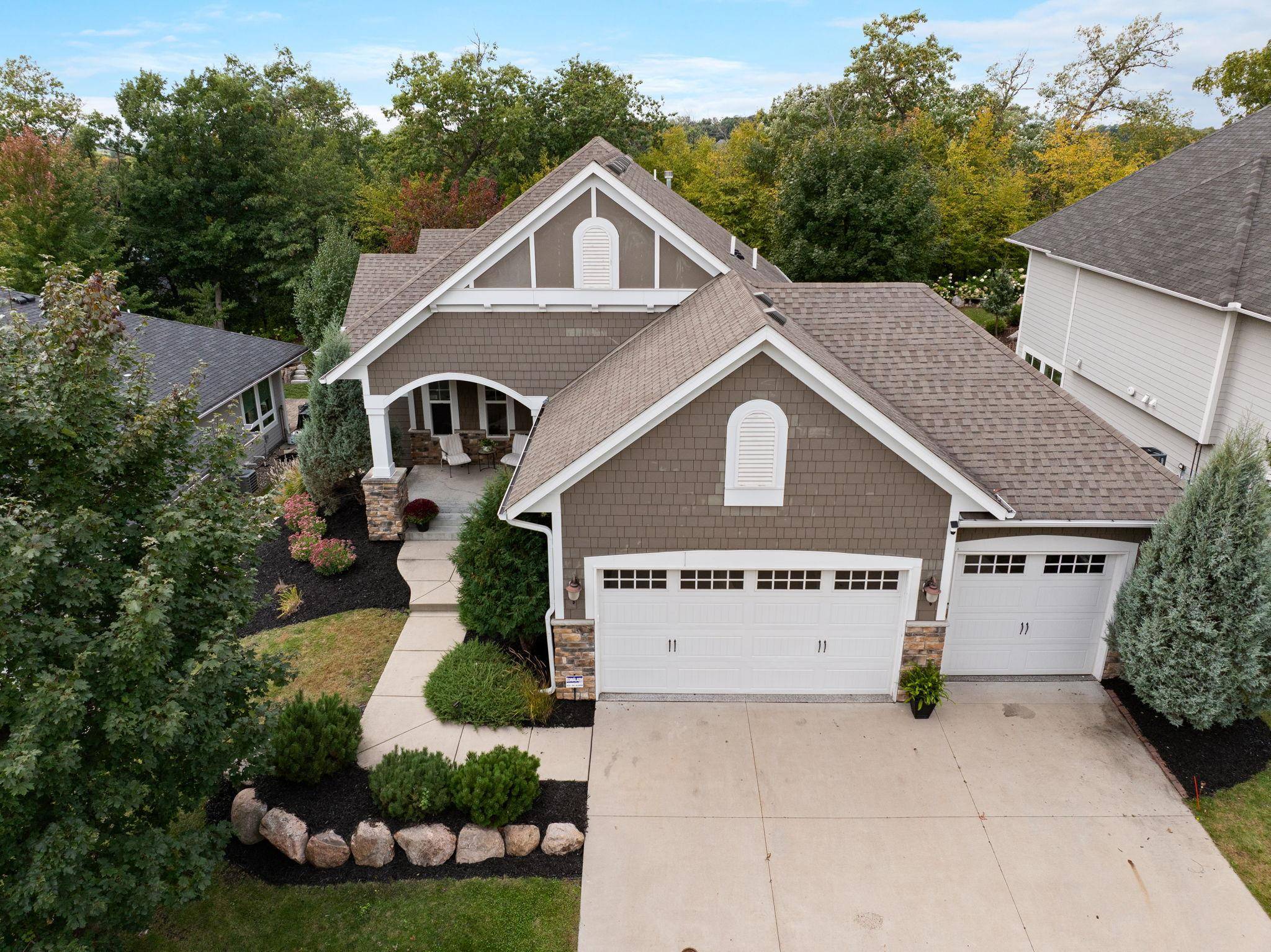 6292 Montee DR, Eden Prairie, MN 55344