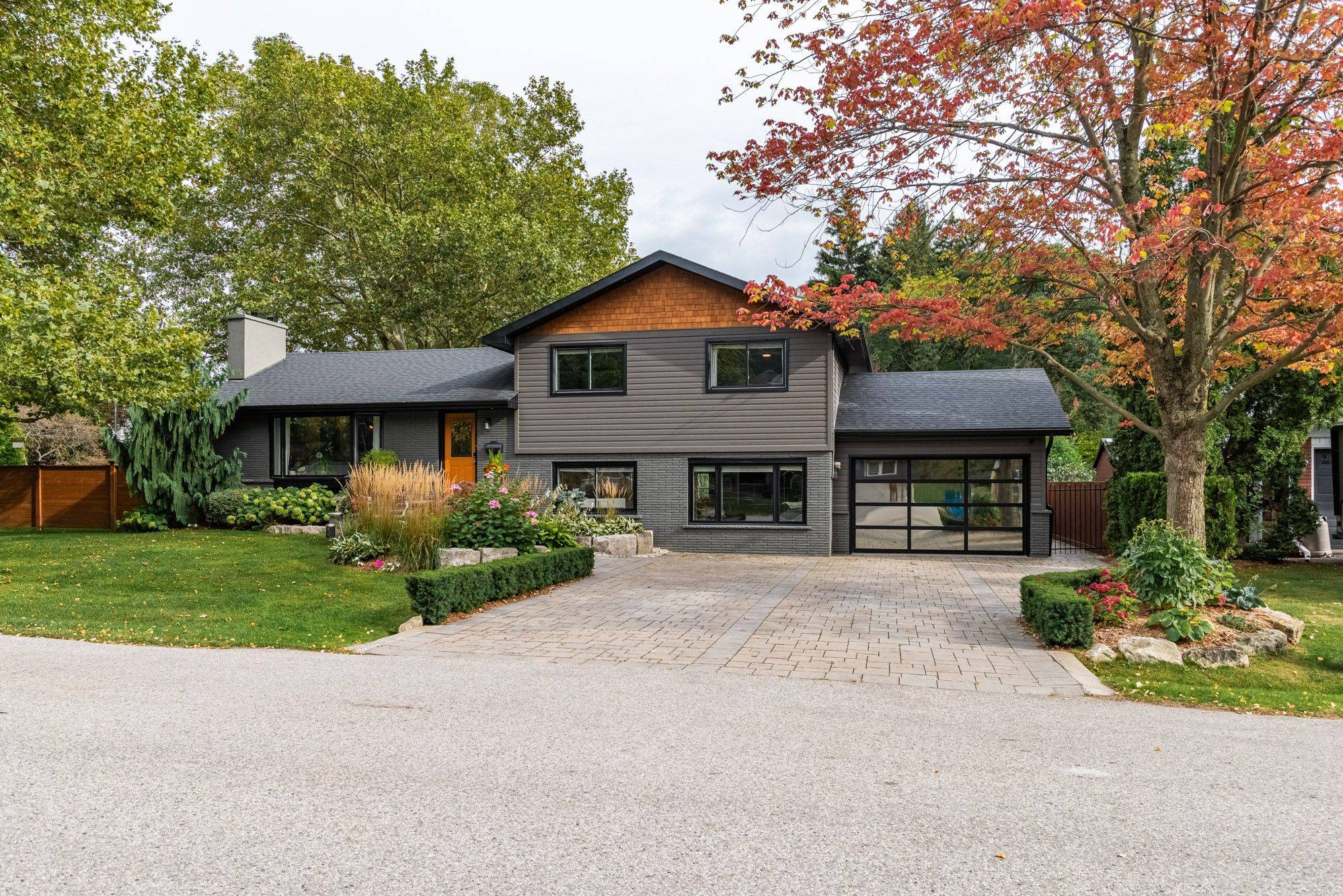 600 Deborah CRES, Burlington, ON L7T 2N1