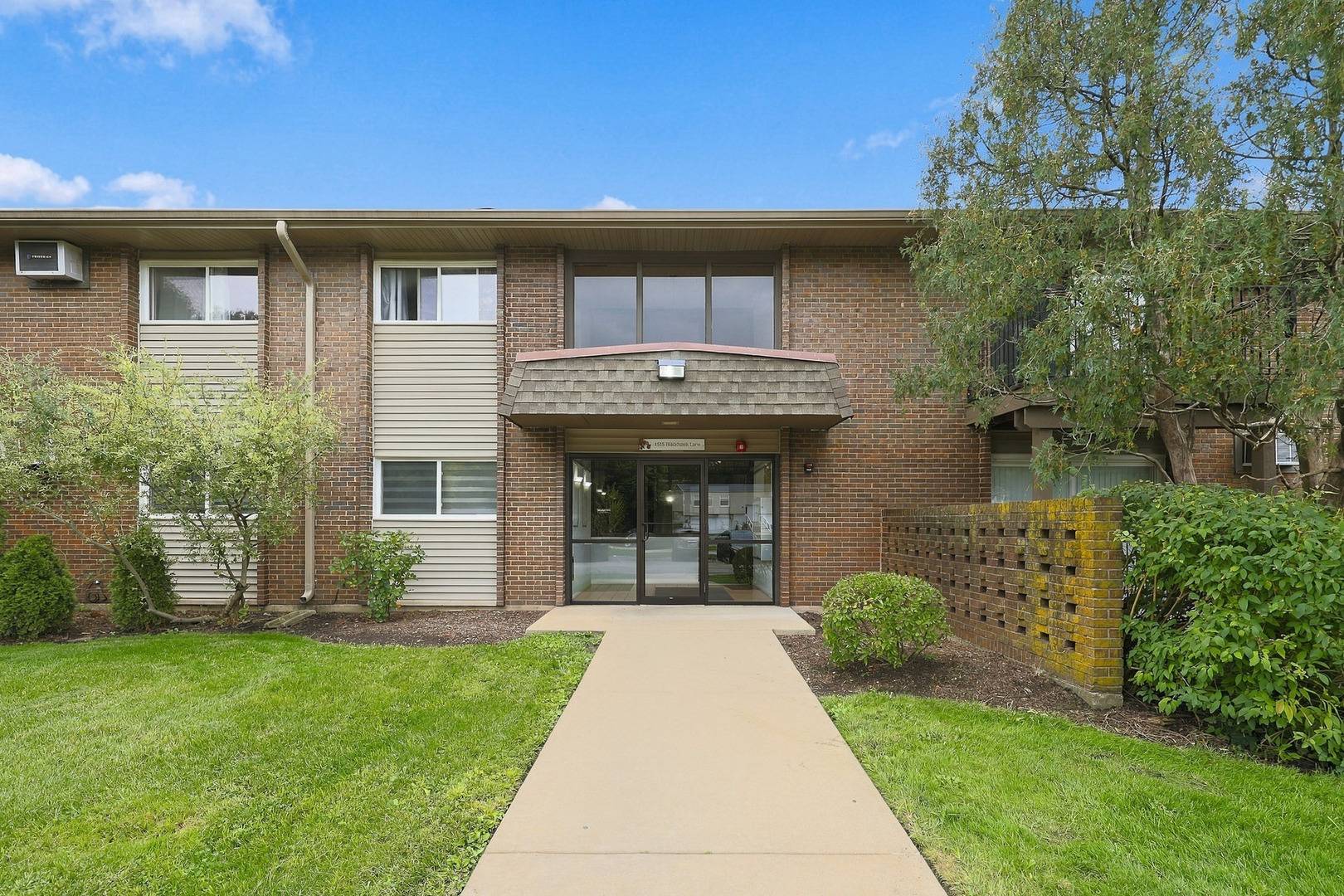 2300 Old Tavern RD #203, Lisle, IL 60532