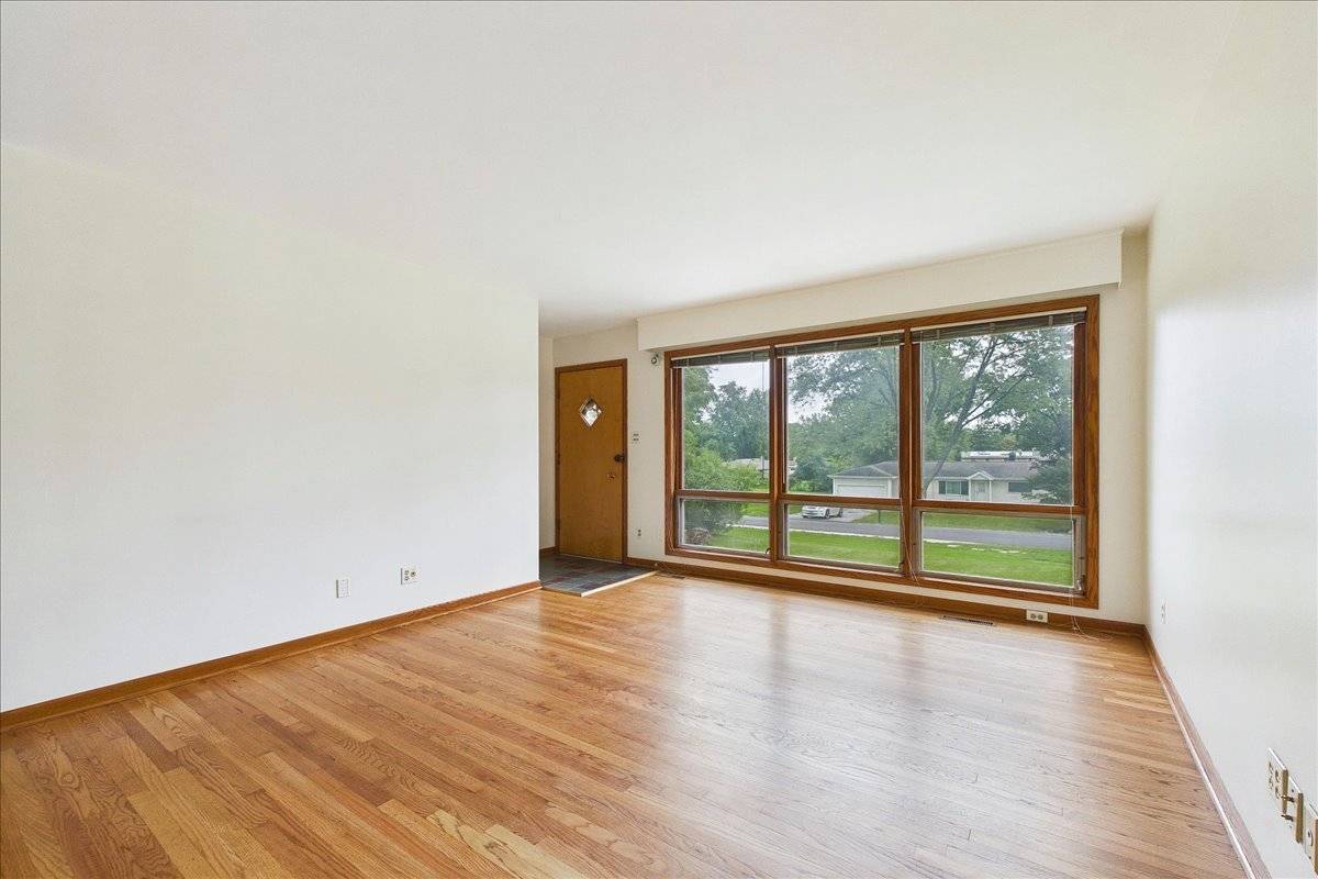 2N356 Euclid AVE, Glen Ellyn, IL 60137