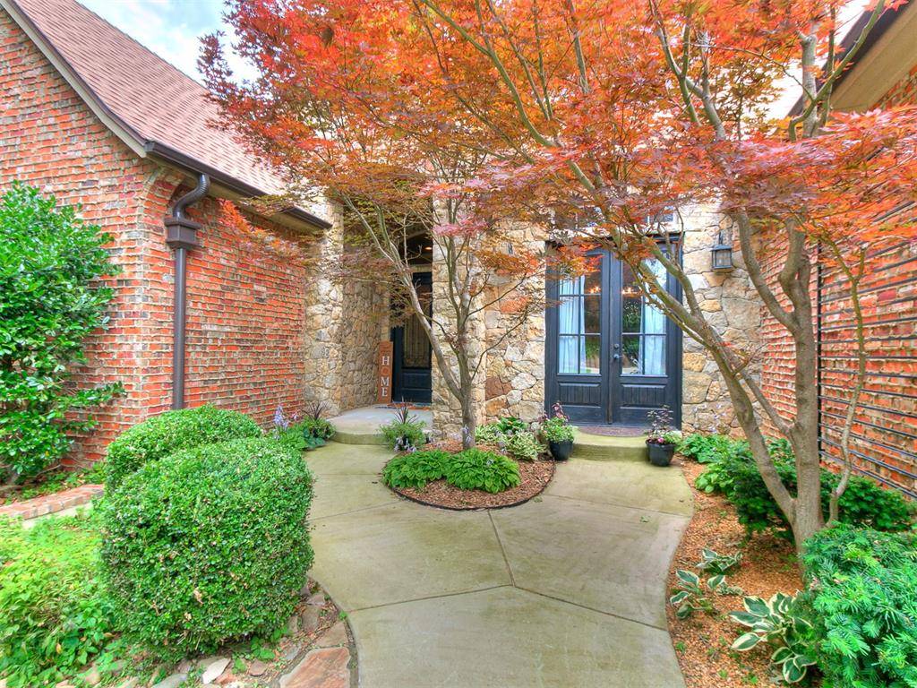 1108 Iron Bridge CT, Edmond, OK 73034