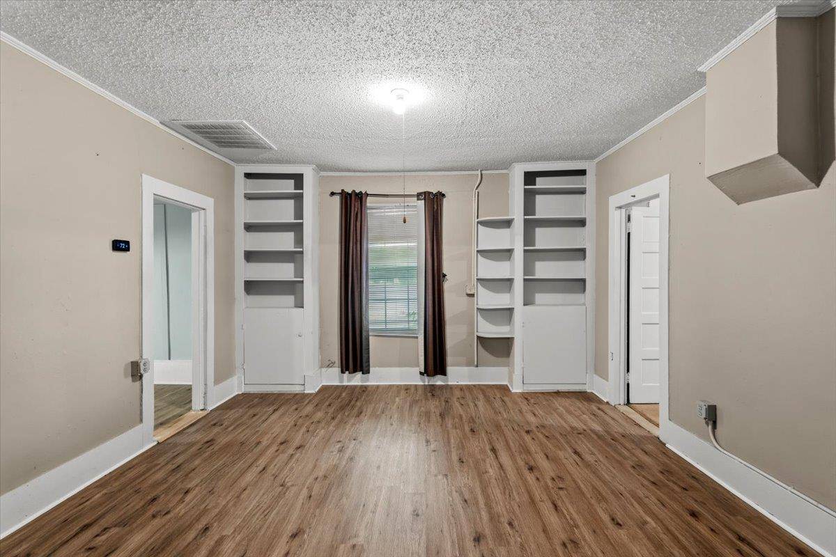 5612 HWY 71 E, Smithville, TX 78957