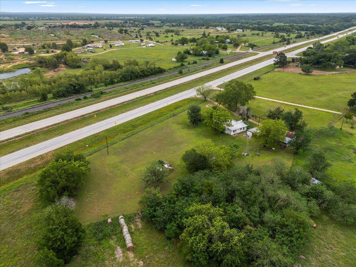 5612 HWY 71 E, Smithville, TX 78957