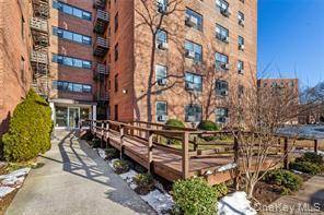 213-02 73rd AVE #4D, Bayside, NY 11364
