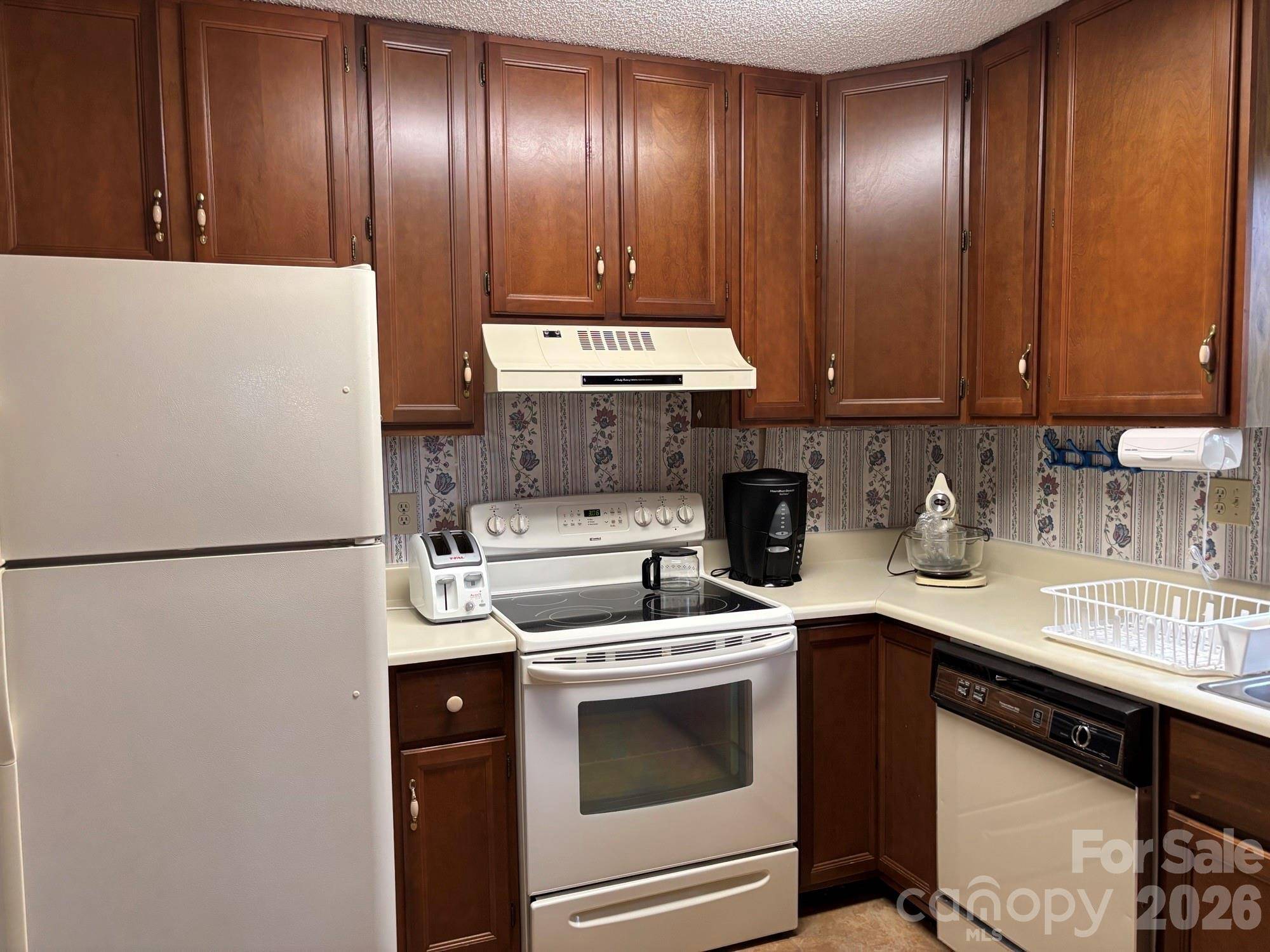 655 Overlook DR #C, Spruce Pine, NC 28777