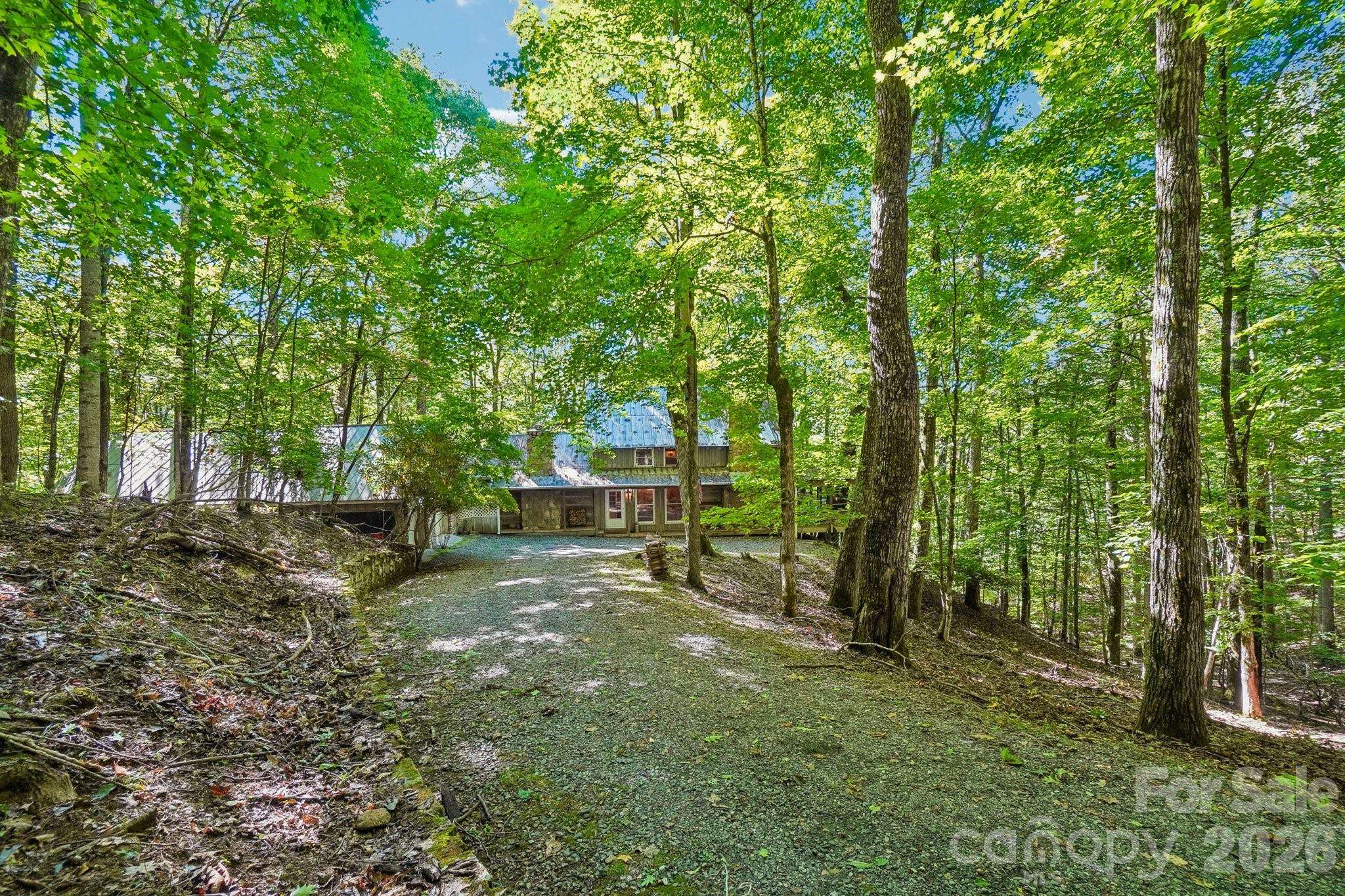 624 Fox Den RD, Mars Hill, NC 28754