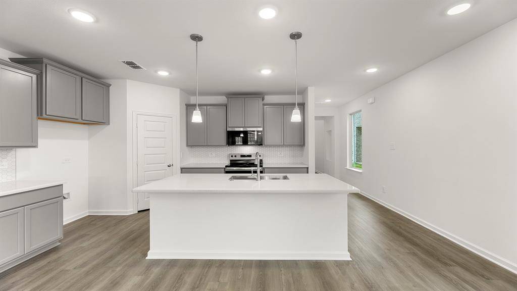 1716 Edgeway Drive, Aubrey, TX 76227
