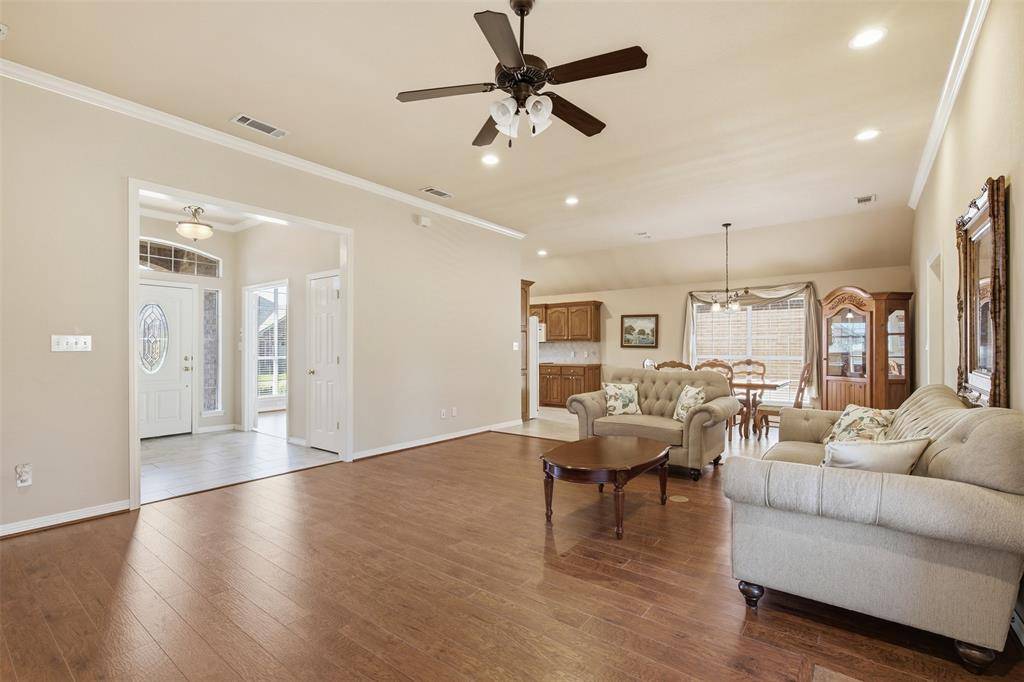 103 Crestway Drive #26, Cedar Hill, TX 75104