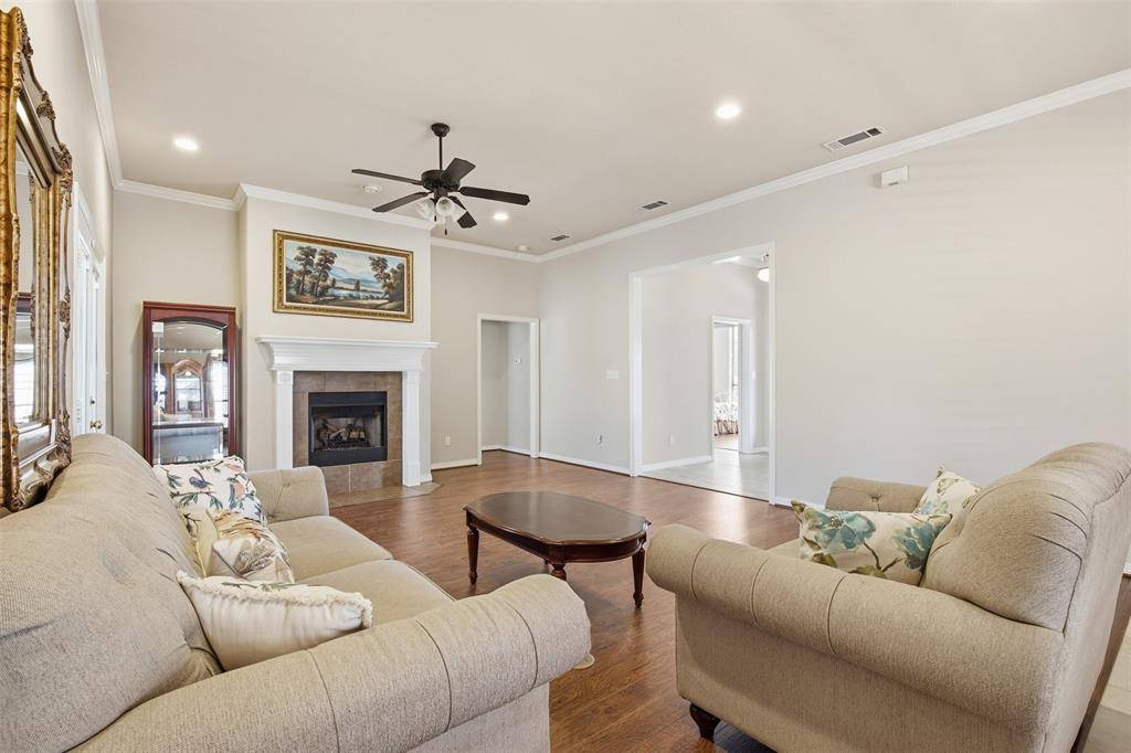 103 Crestway Drive #26, Cedar Hill, TX 75104