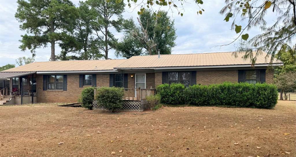 216 lenton cut off Road, Shongaloo, LA 71072