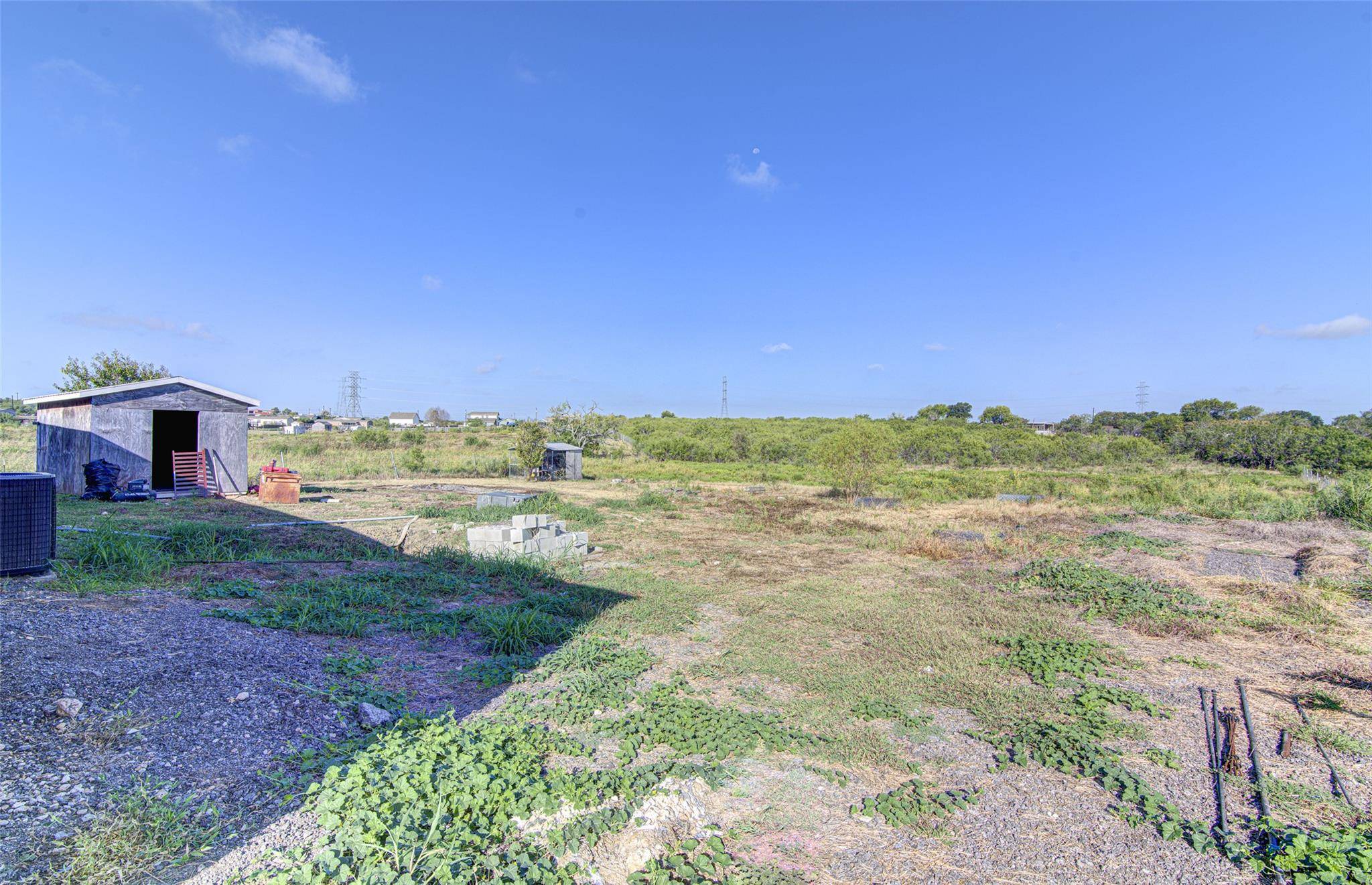 469 Rancho Linda DR, Lockhart, TX 78644