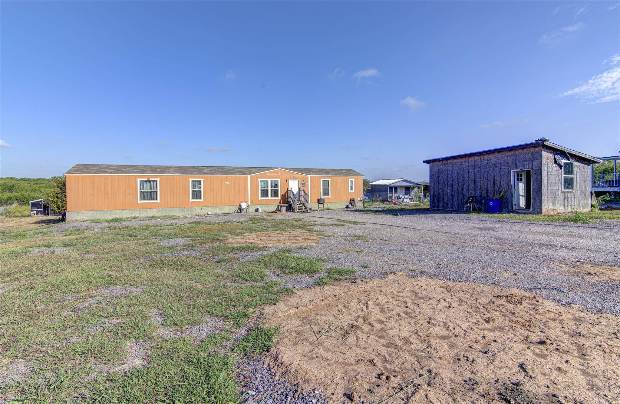 469 Rancho Linda DR, Lockhart, TX 78644