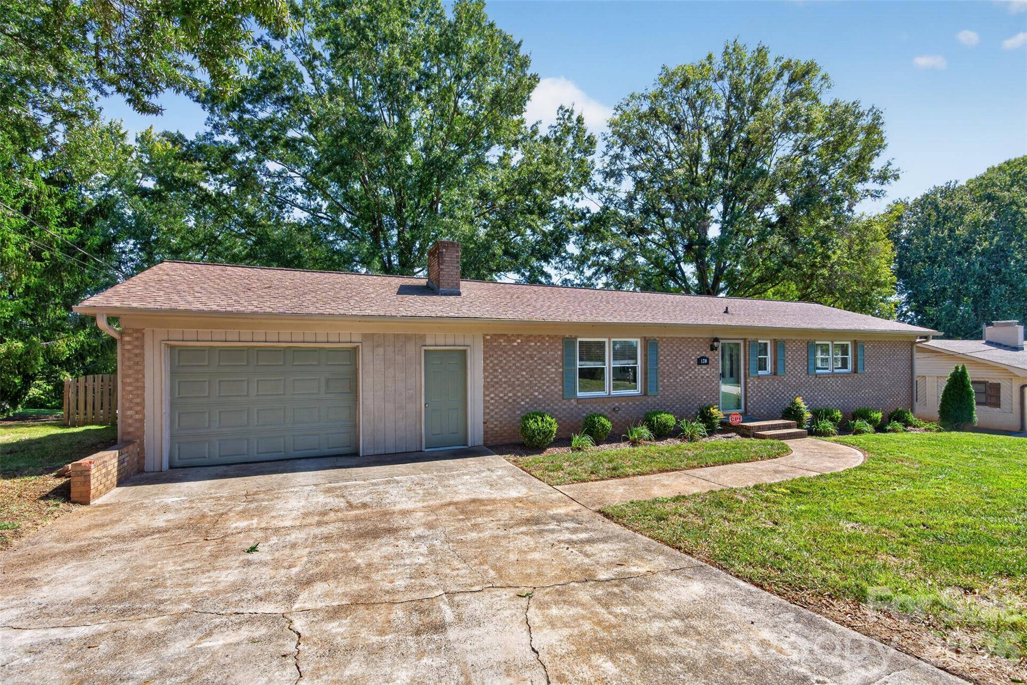 120 Regal CIR, Mooresville, NC 28117