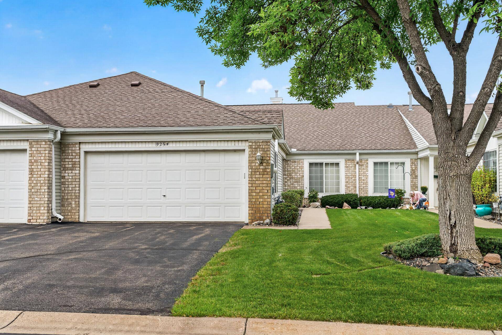 9254 Prairieview TRL N, Champlin, MN 55316