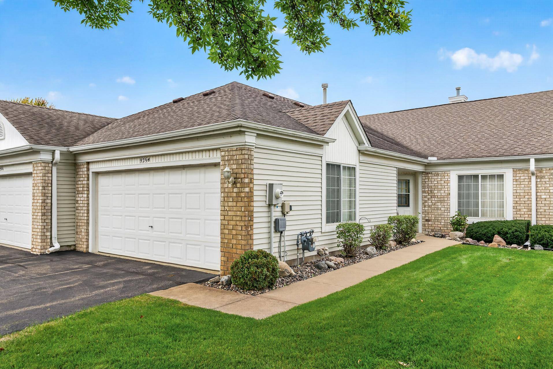 9254 Prairieview TRL N, Champlin, MN 55316
