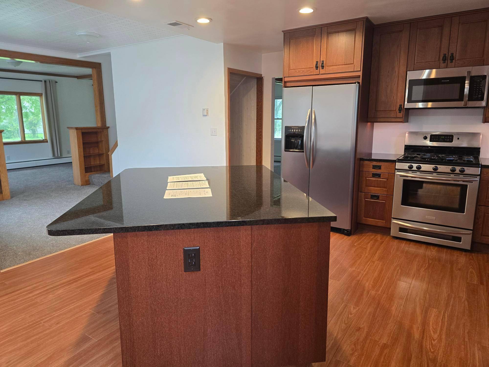 3306 11th ST NE, Austin, MN 55912