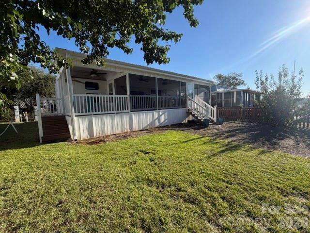 325 Mount View LN, New London, NC 28127