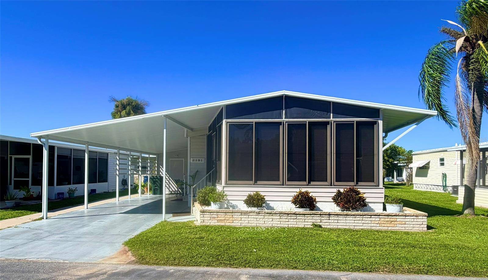 2191 CA D ORO DR #38, Sarasota, FL 34238
