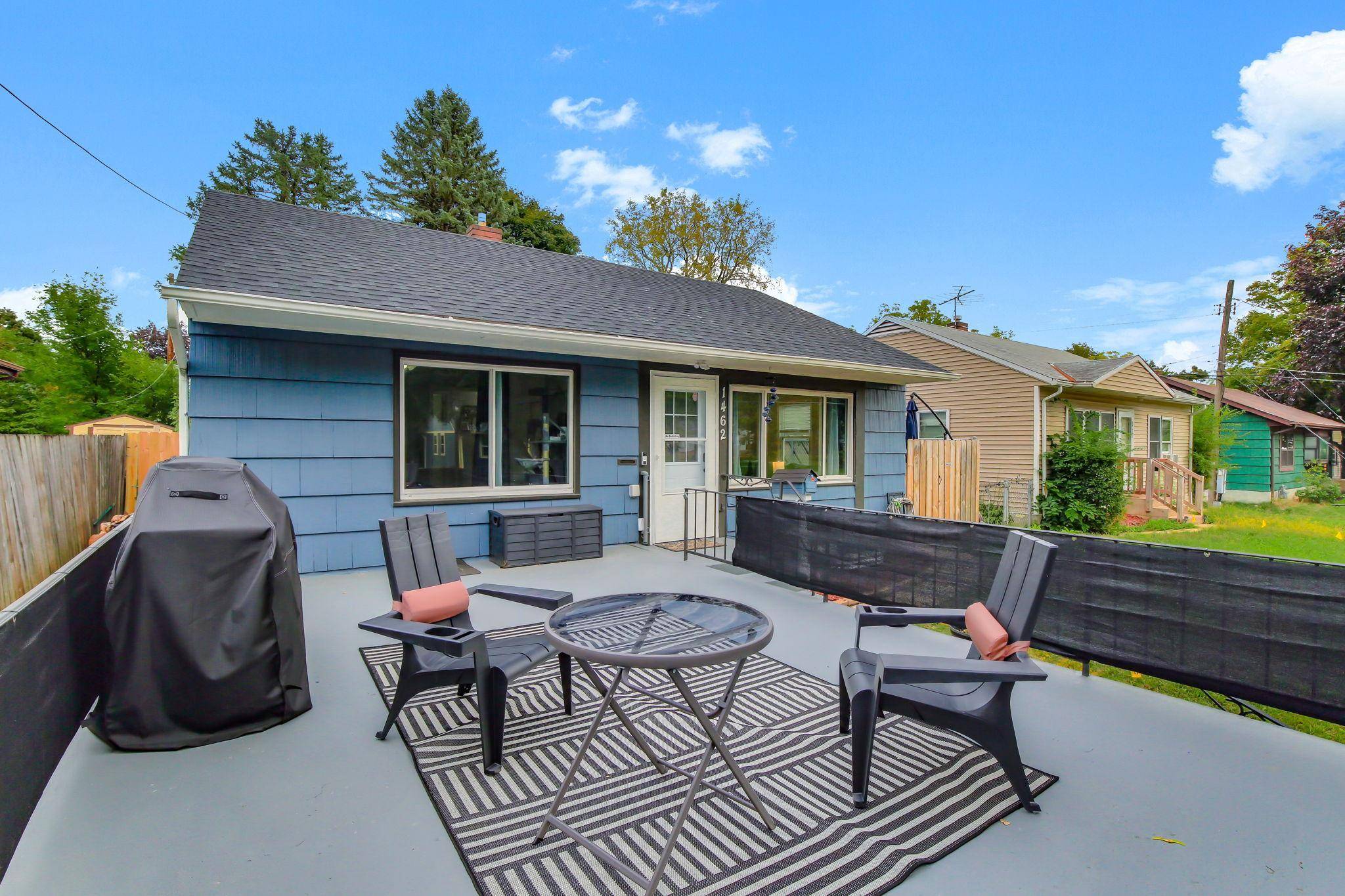 1462 Hazelwood ST, Saint Paul, MN 55106