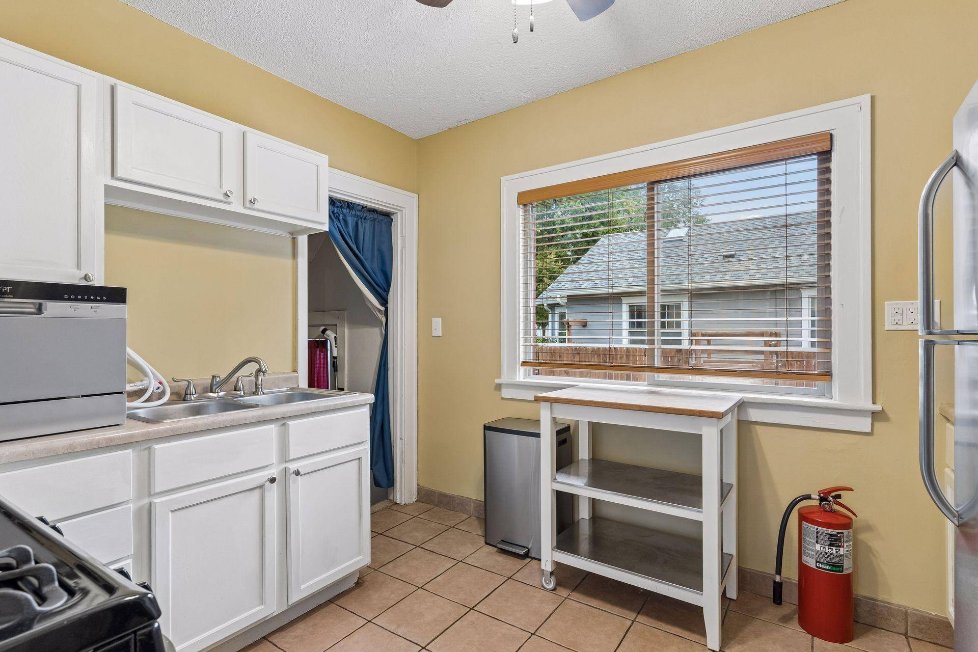 524 Lexington Pkwy N, Saint Paul, MN 55104
