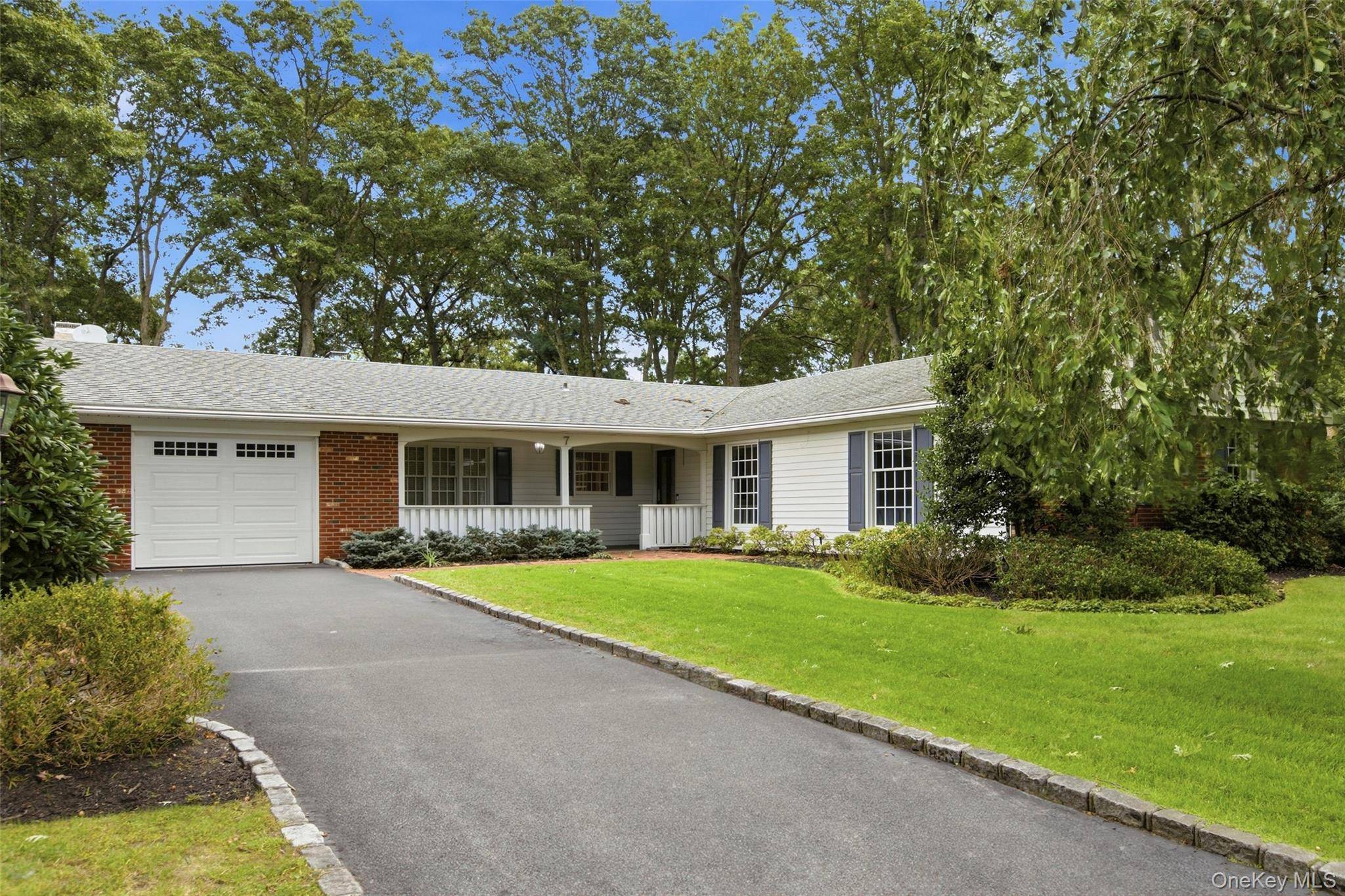 7 Franko LN, East Setauket, NY 11733
