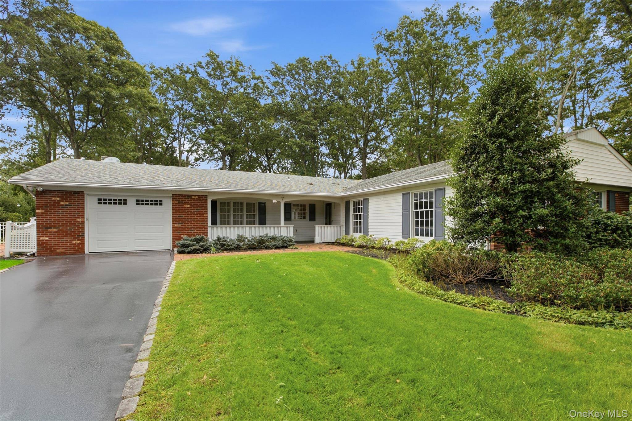 7 Franko LN, East Setauket, NY 11733