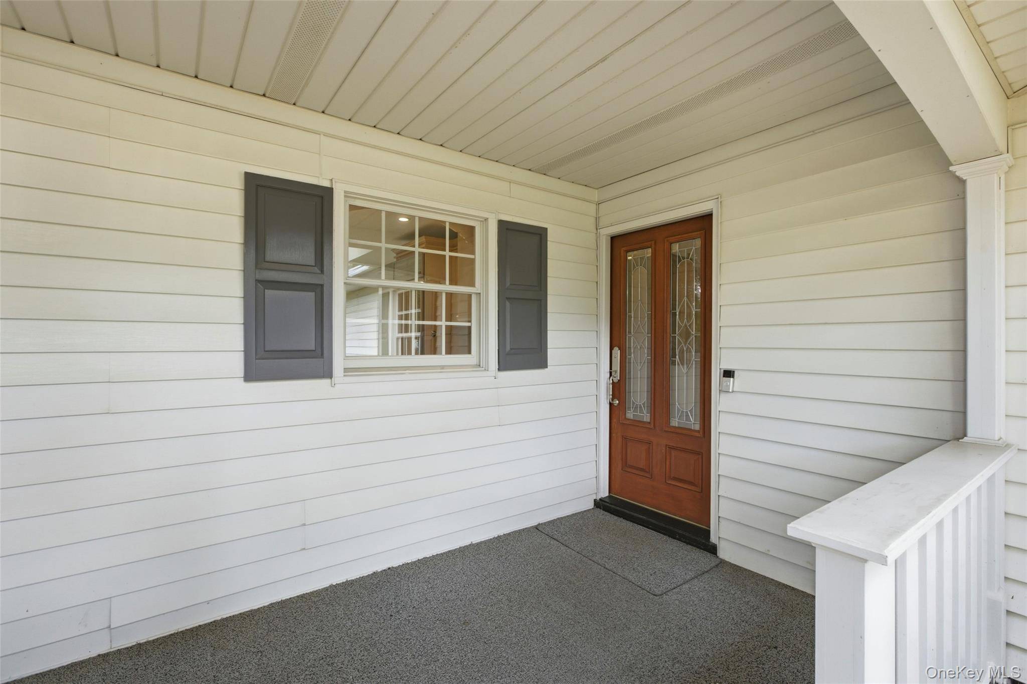 7 Franko LN, East Setauket, NY 11733