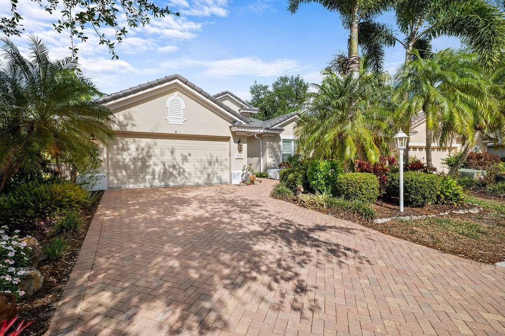 7117 VICTORIA CIR, University Park, FL 34201
