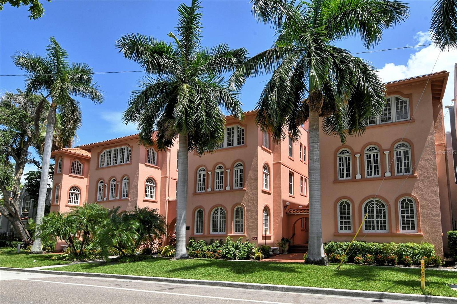 1221 N PALM AVE #305, Sarasota, FL 34236
