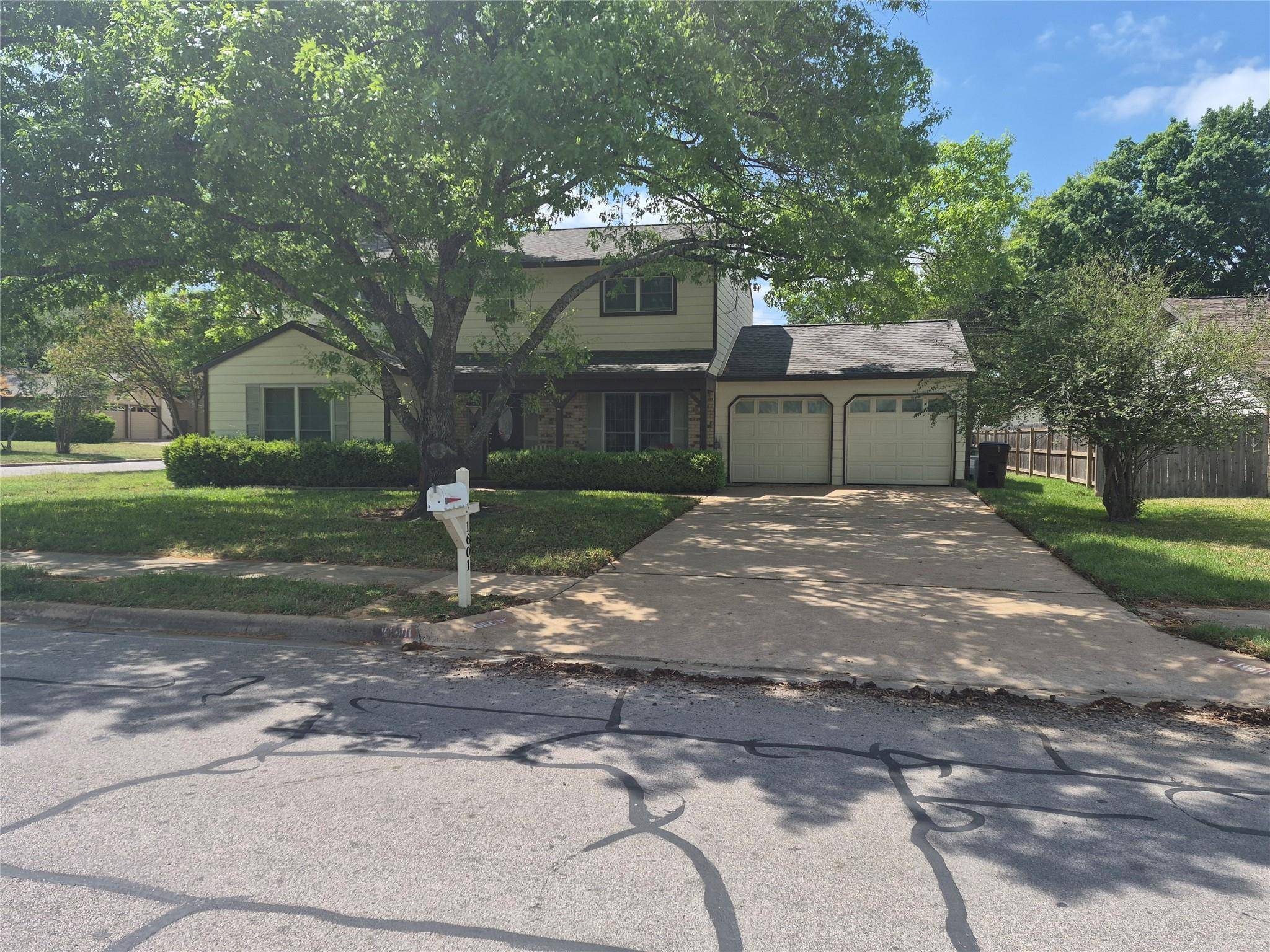1601 E Messick LOOP, Round Rock, TX 78681