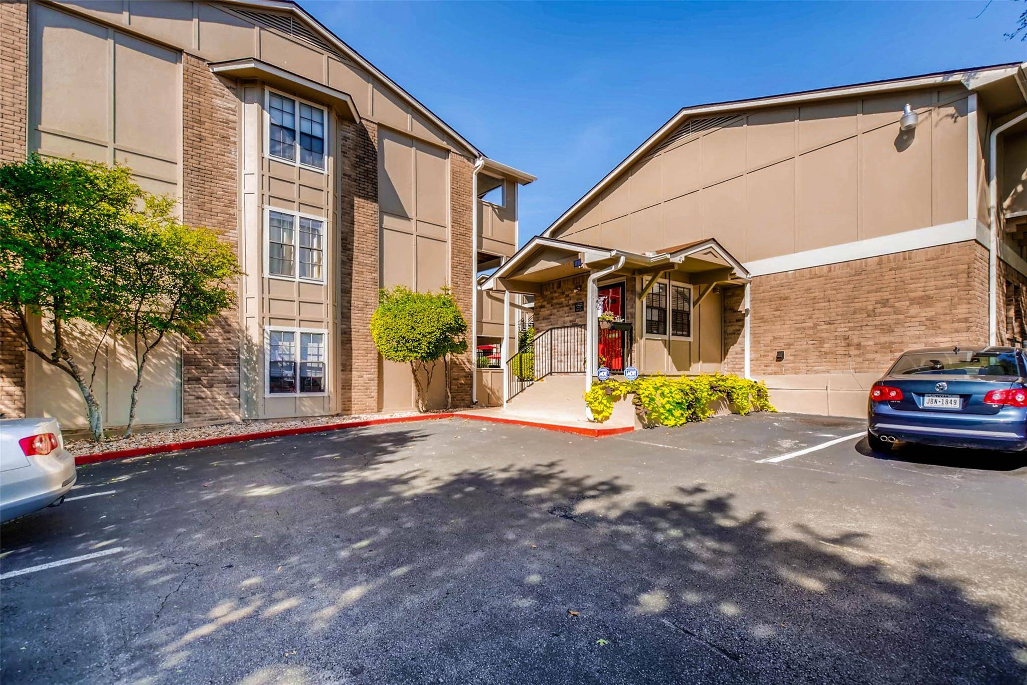 2121 W William Cannon DR #105, Austin, TX 78745