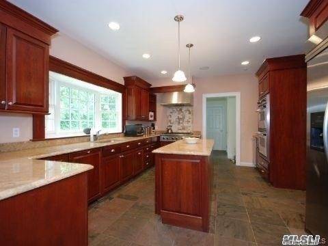 19 Night Heron DR, Stony Brook, NY 11790
