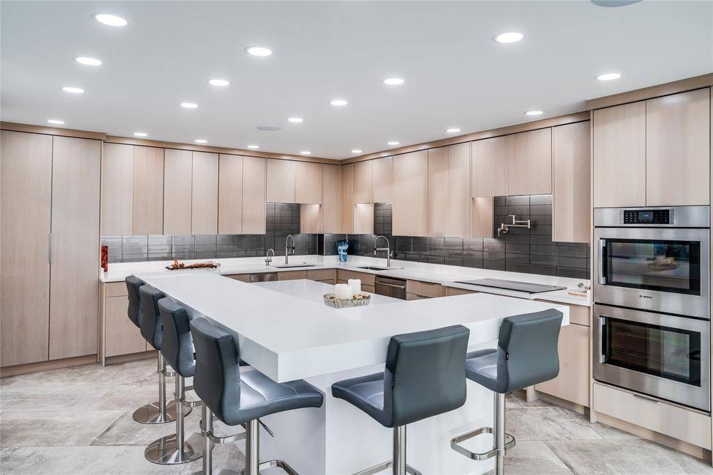 6211 W Northwest Highway #707, Dallas, TX 75225