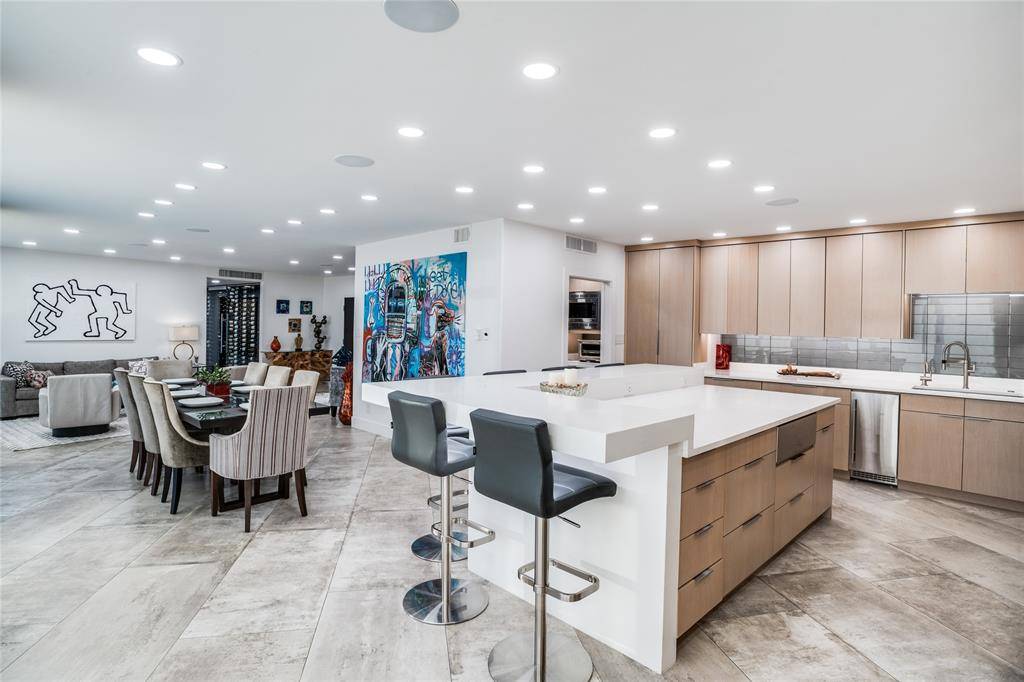 6211 W Northwest Highway #707, Dallas, TX 75225