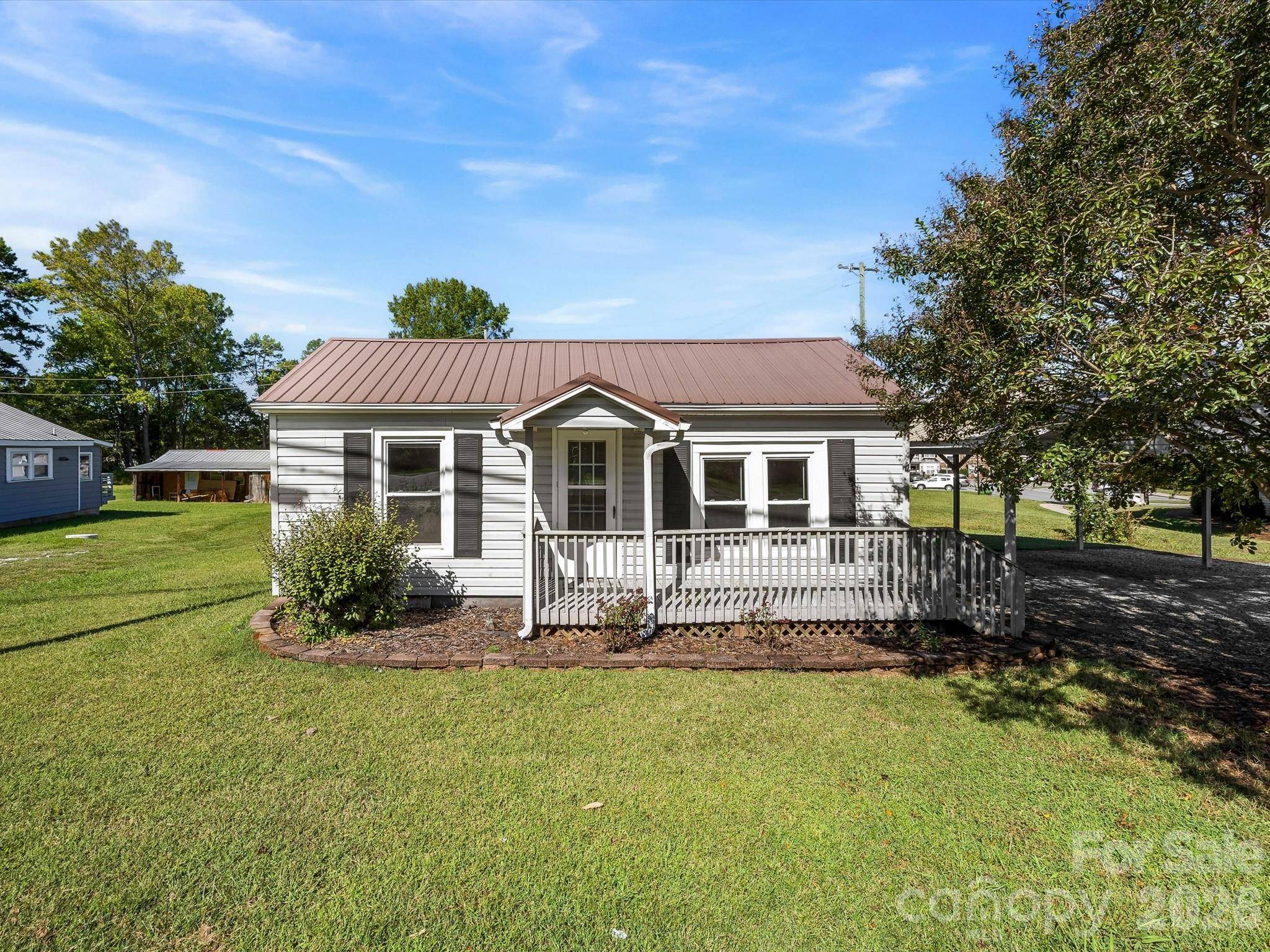 24 Forest Hill RD, Lexington, NC 27295